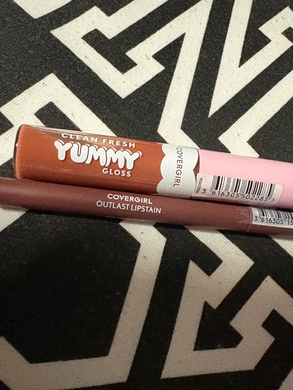 COVERGIRL Yummy Gloss & Outlast Lip Stain Duo